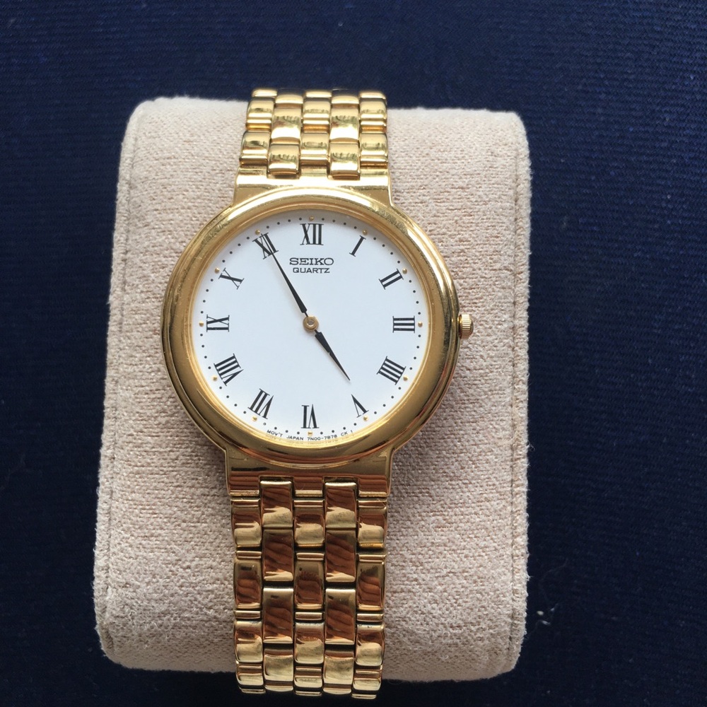 Seiko Gold-Tone Unisex Quartz Dress Watch - Gold
